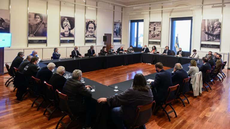 Llega una misión del FMI, en el marco de las negociaciones por un nuevo programa con la Argentina