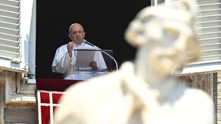 Ángelus del Papa: Jesús enseña a huir de la hipocresía y ser ciudadanos honestos