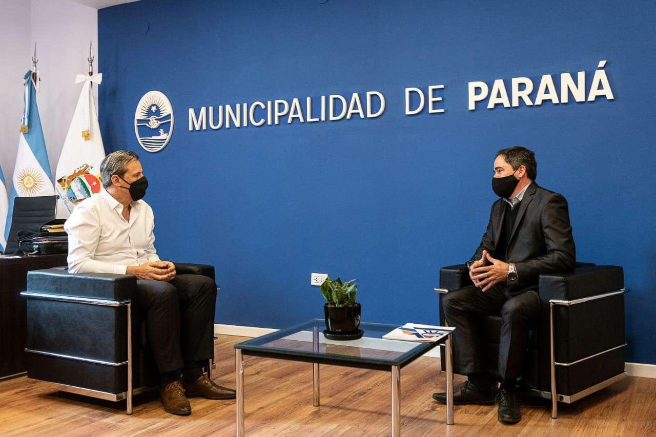 Larroque:  Leonardo Hassell mantuvo un encuentro con su par de Paraná