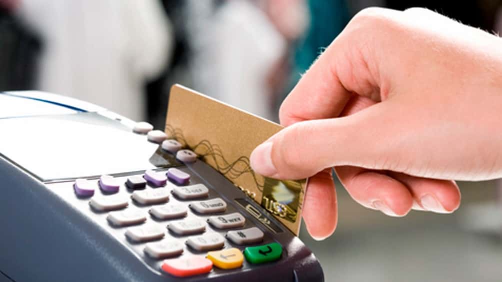 Tarjetas de débito: Buscan que los comercios reciban la acreditación inmediata de sus ventas