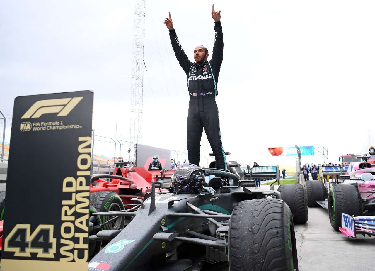 Hamilton iguala el récord  de campeonatos en la F1  tras ganar el GP de Turquía