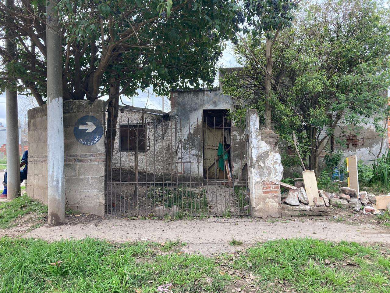 Vecinos solidarios arreglarán hoy la casa de Ramón González