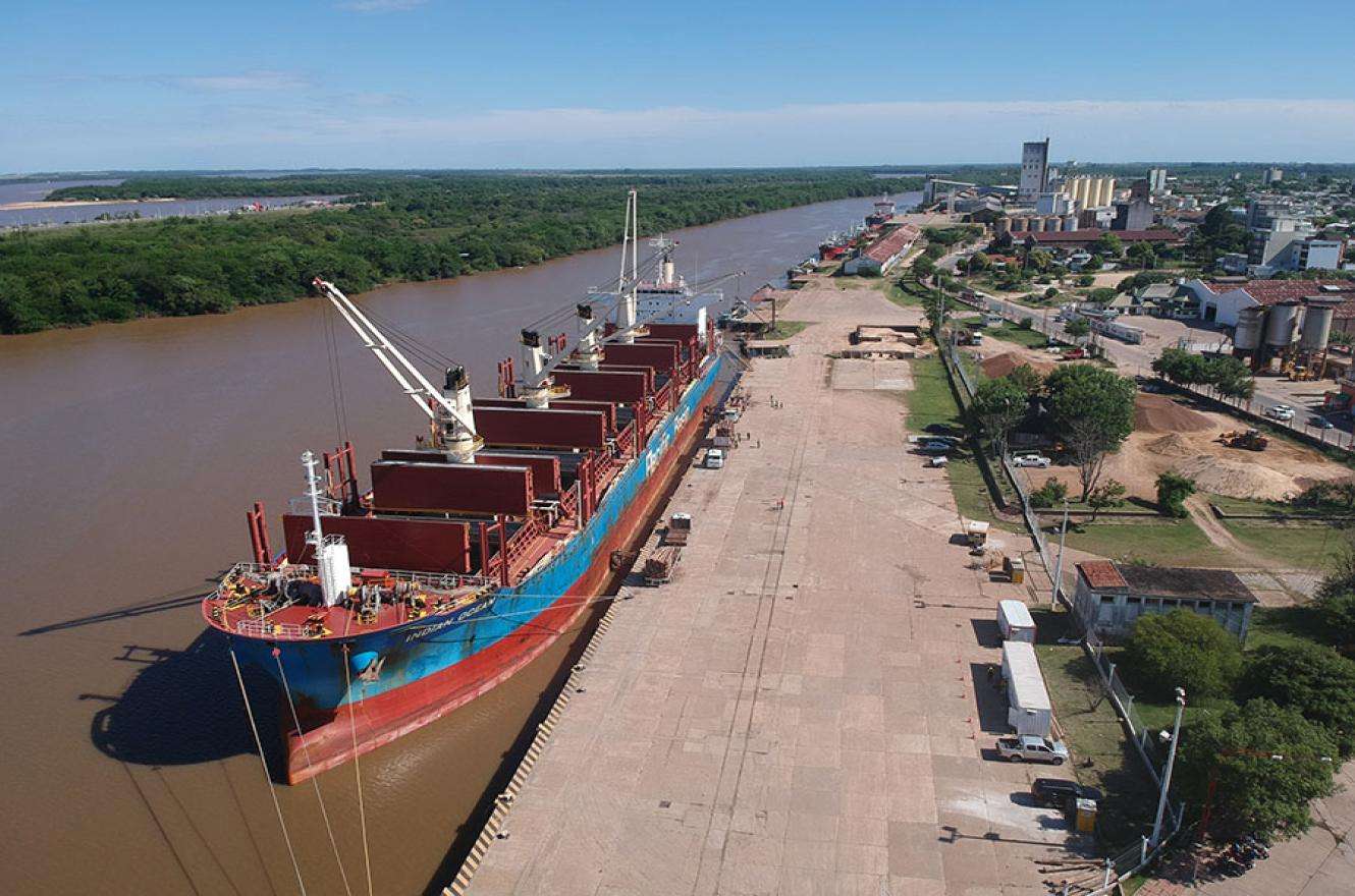Otra empresa operará desde los puertos  entrerrianos y sumará más embarques