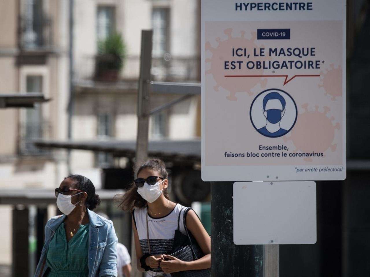 Francia extiende el toque de queda en las zonas con más casos de coronavirus