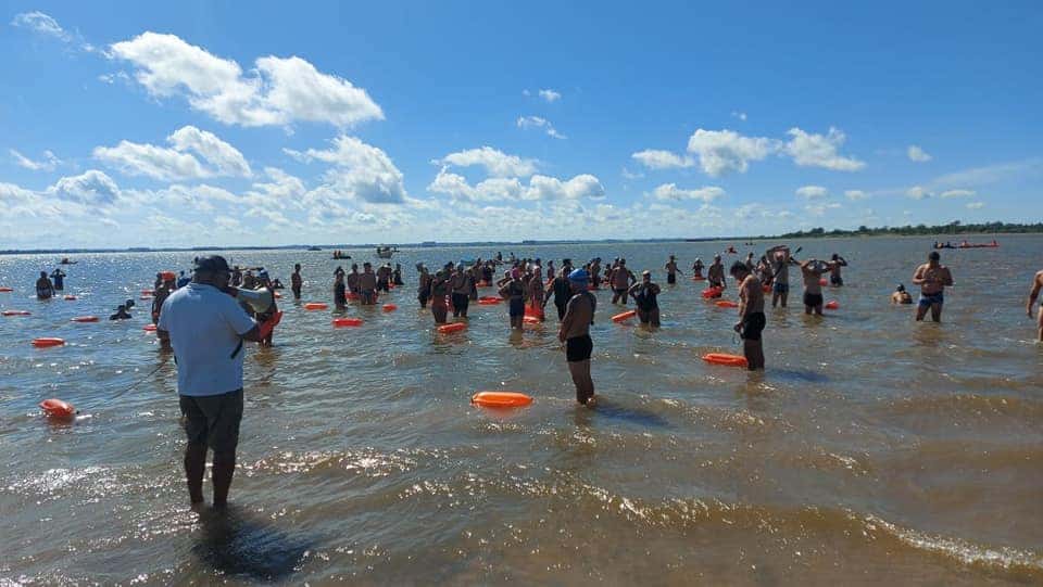 Gualeguaychuenses corrieron la prueba de aguas abiertas “Lago de Federación”