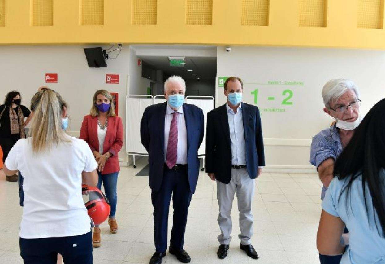 El ministro de Salud visitó hospitales en Paraná