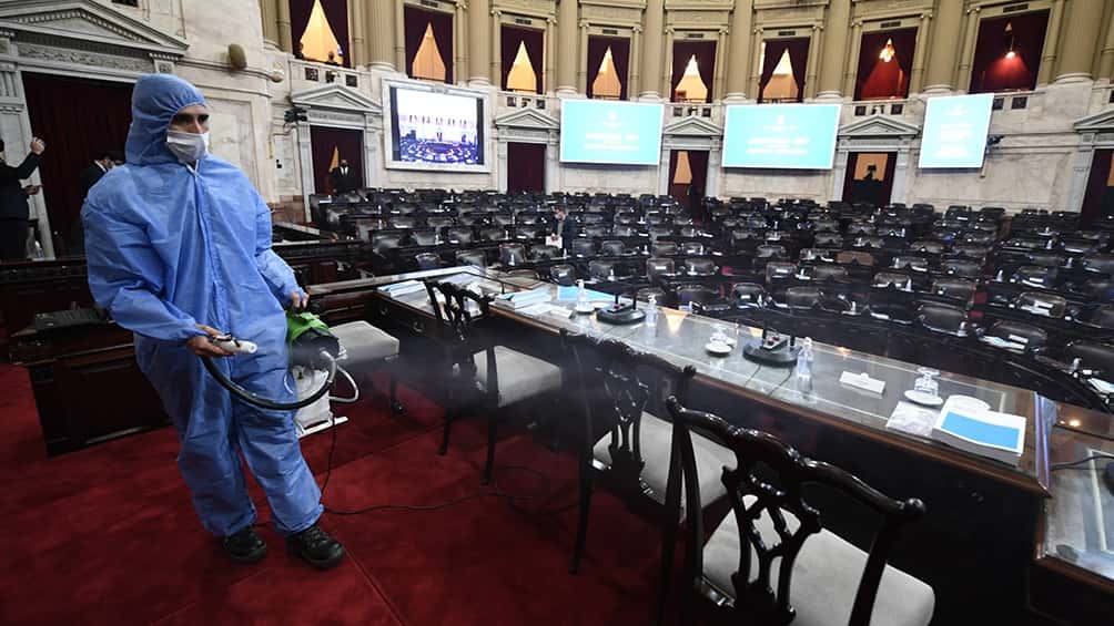 En un escenario atípico y sin invitados, el Presidente abre las sesiones legislativa
