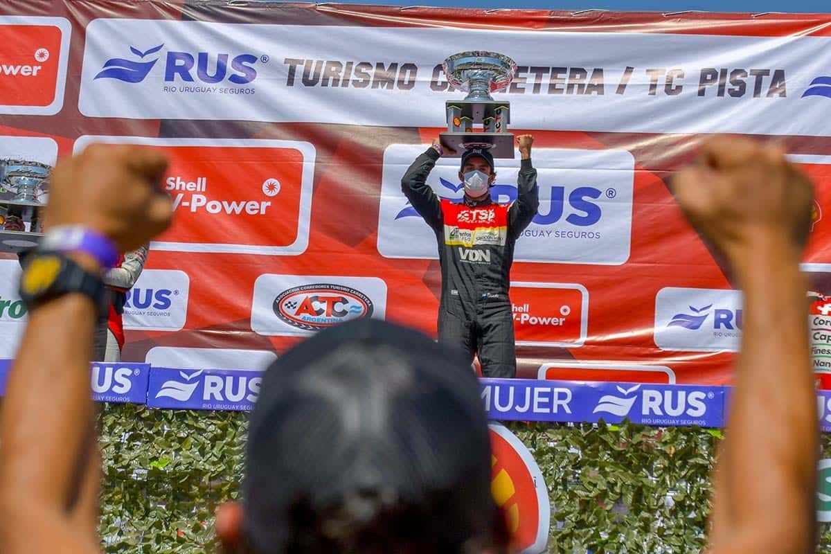 José Manuel Urcera ganó su cuarta carrera en el TC en el Gálvez