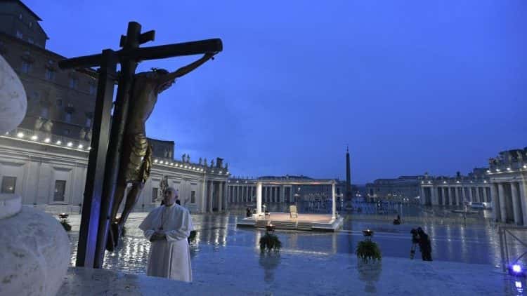 Semana Santa: El Papa en el Domingo de Ramos: pidamos la gracia del estupor