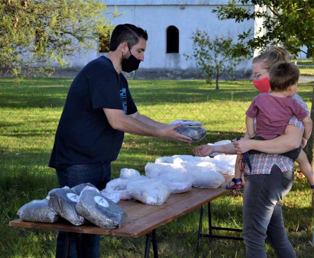 Entregaron 300 kits de semilla en Urdinarrain