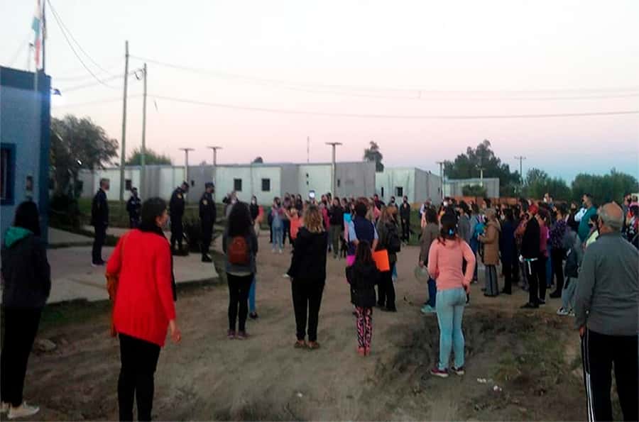 Villa Paranacito: Mujeres se movilizaron para pedir seguridad por un acosador