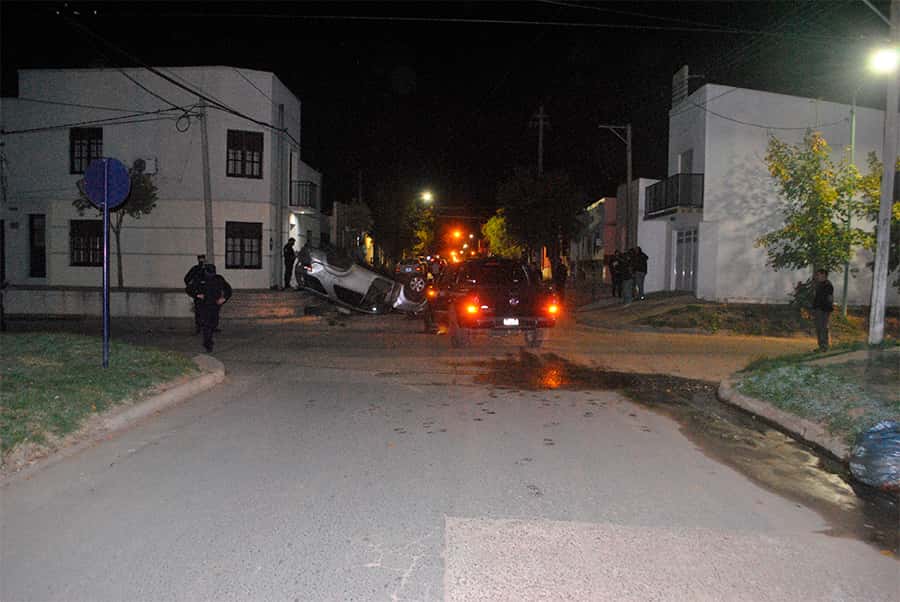 Dos camionetas chocaron  en Clavarino y Nogoyá