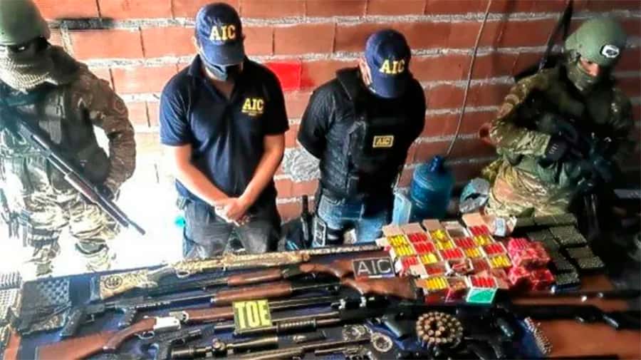Policías vendían armas  en Rosario y Entre Ríos