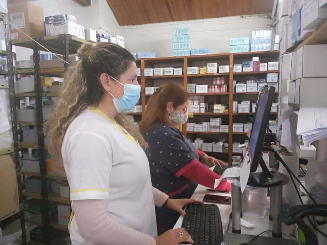Las múltiples labores del servicio de  Farmacia del Hospital Centenario