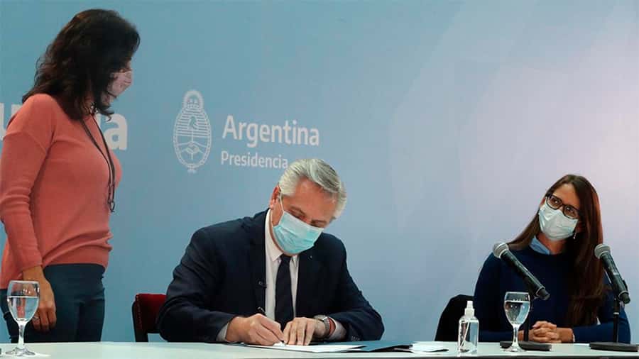 El Presidente al promulgar la ley laboral travesti-trans, dijo que “la mejor Argentina es la que da derechos”