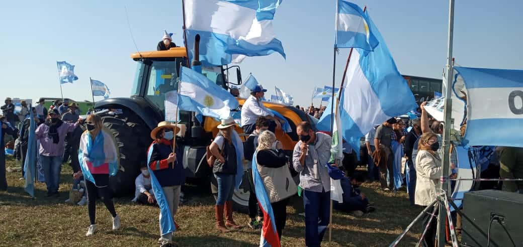 Masiva movilización del campo contra  el Gobierno nacional en San Nicolás 