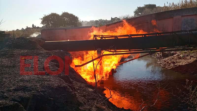Una gran pérdida de gas e incendio forestal  causaron alarma en zona de Paraná