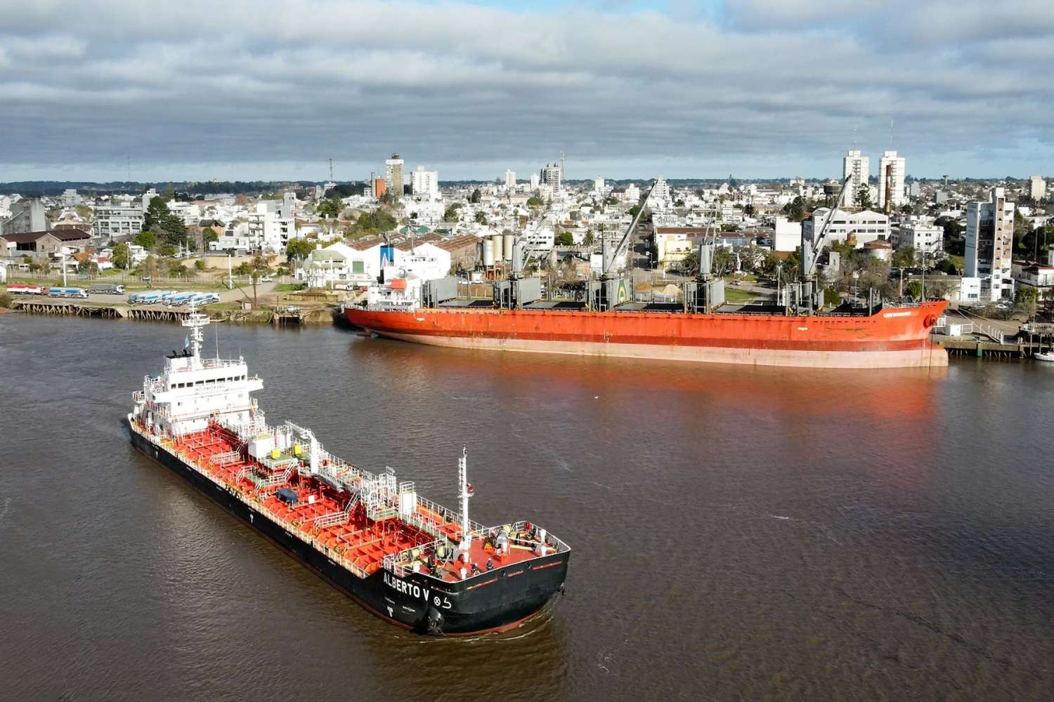 El puerto de Concepción del Uruguay activa el sistema multimodal de cargas