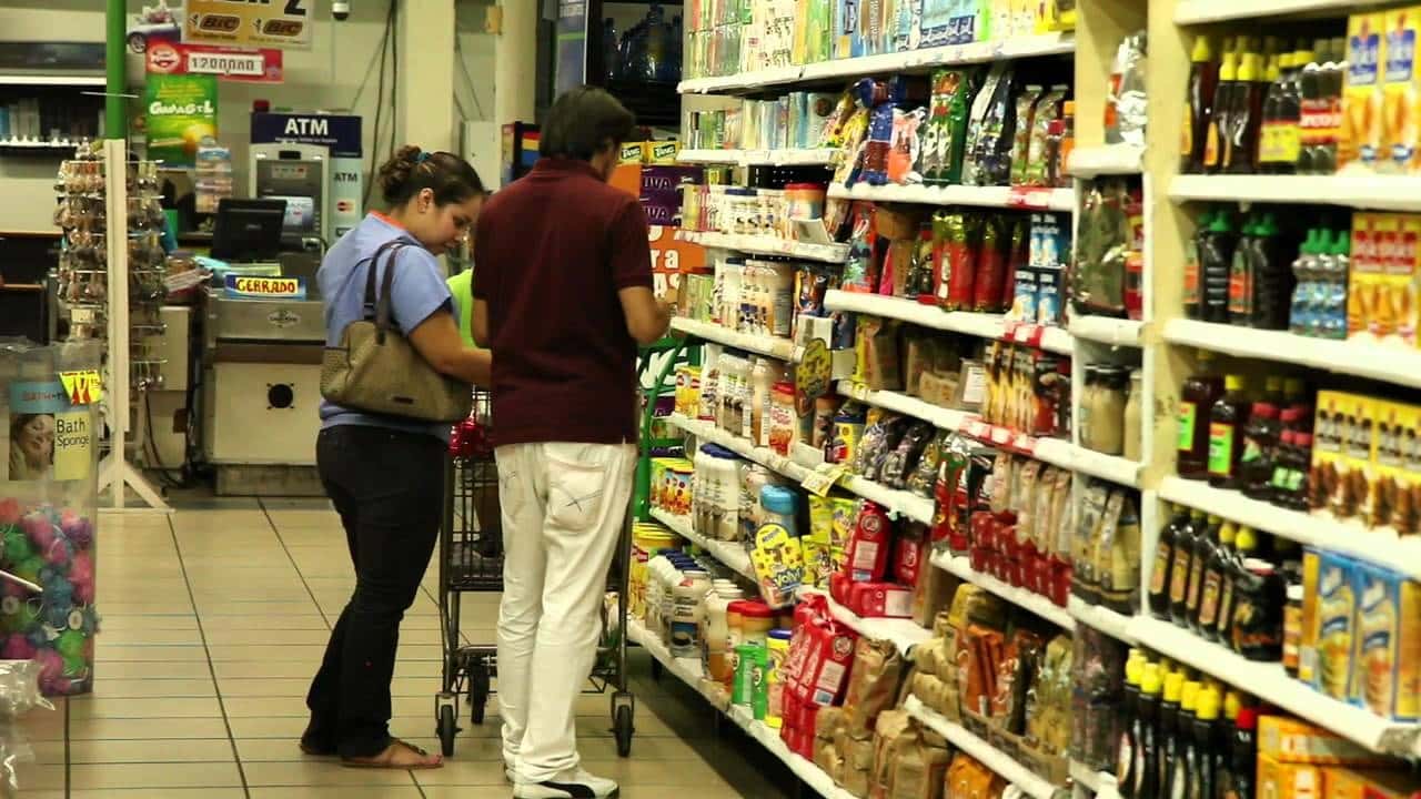 Las ventas en supermercados bajaron 2,6% durante mayo