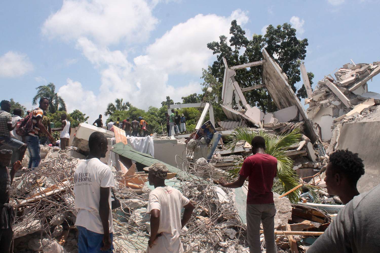 Organismos y países se organizan   para proveer ayuda humanitaria   a Haití luego del sismo
