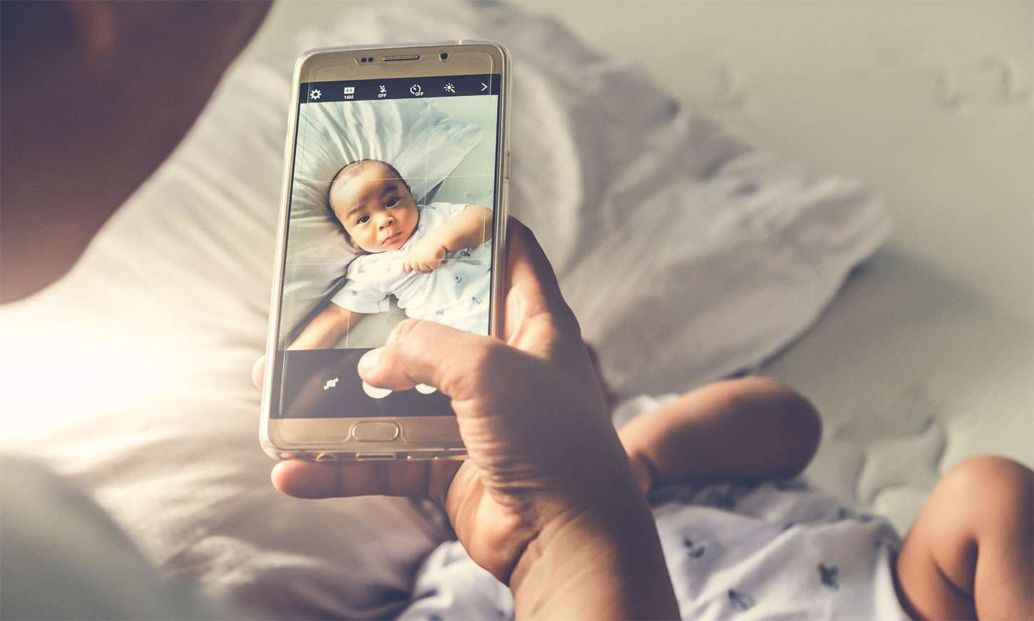 Sharenting, una práctica cada vez más usual en redes sociales que expone la vida de bebés y niños