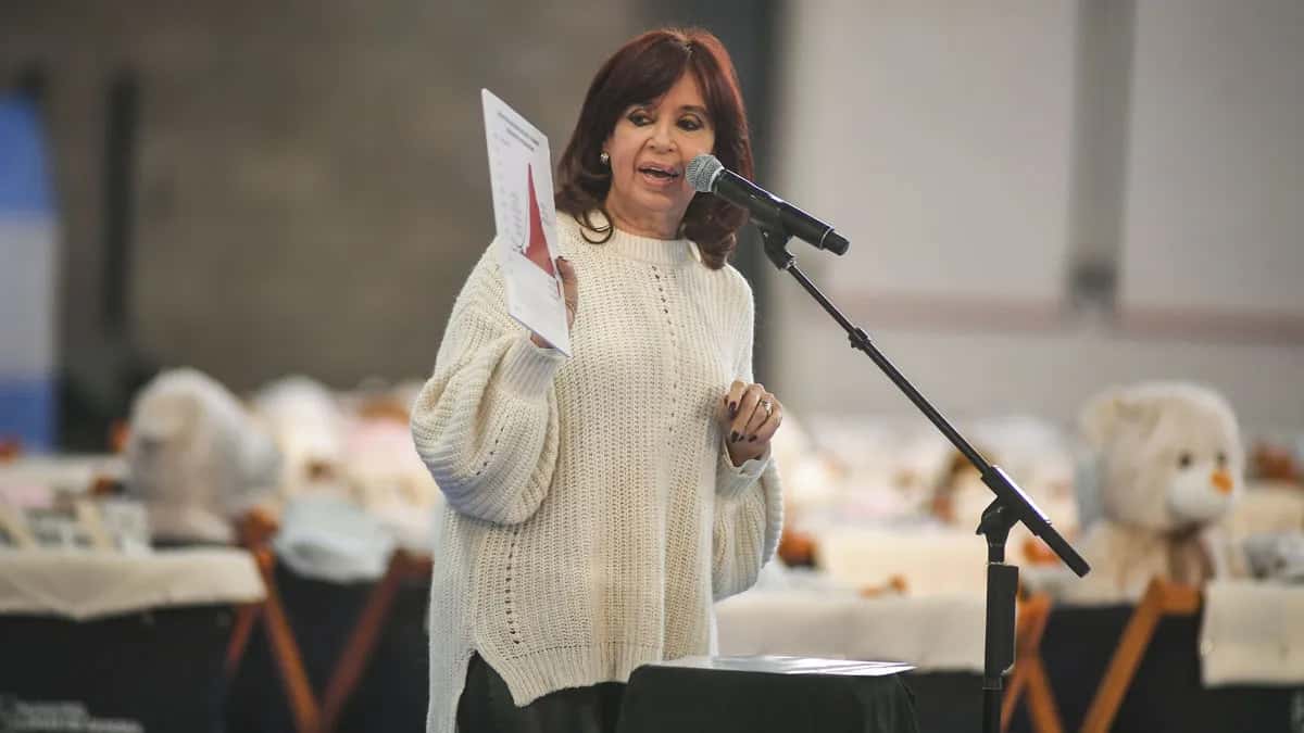 El fiscal pidió que Cristina  Kirchner vaya a juicio oral por el pacto con Irán