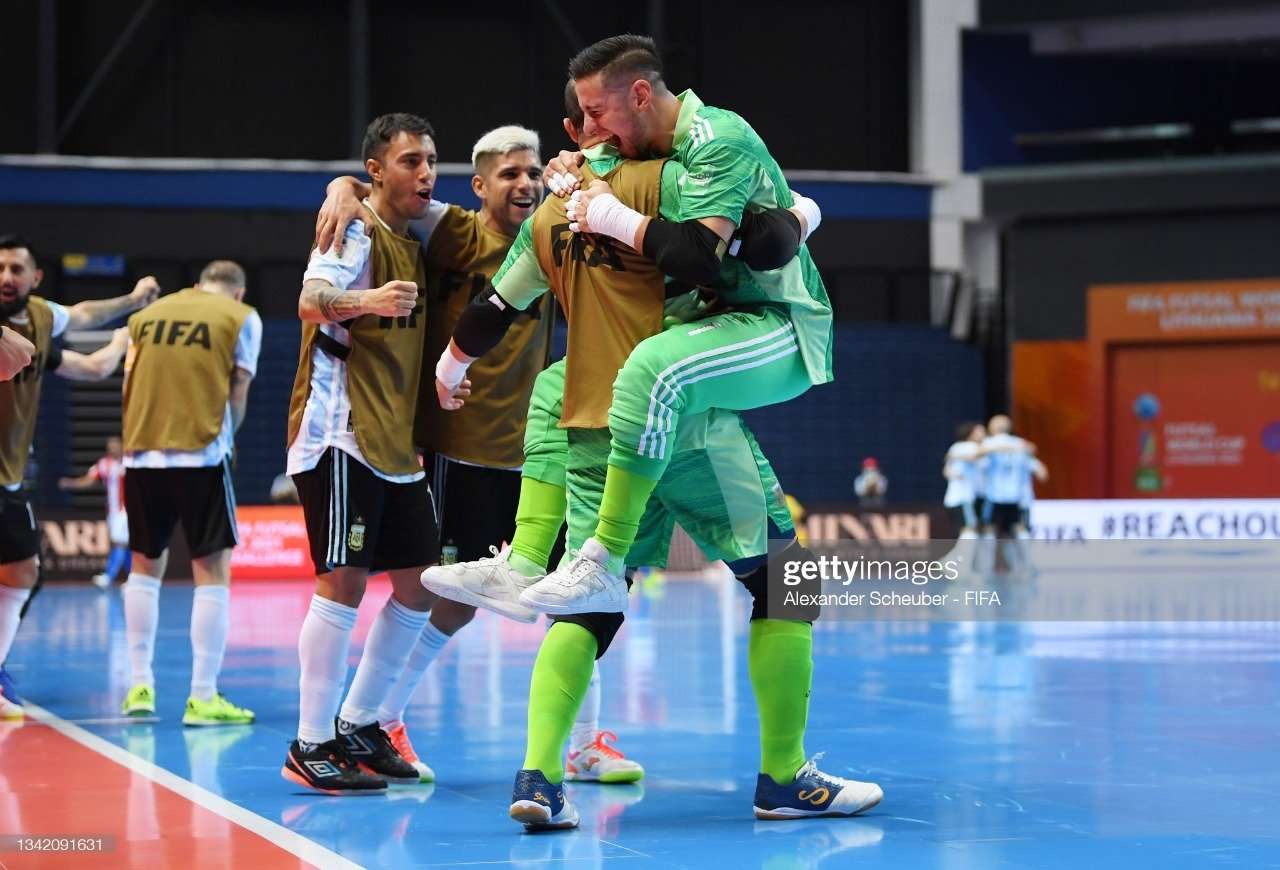 Argentina goleó a Paraguay y jugará contra  Rusia en cuartos del Mundial de Futsal