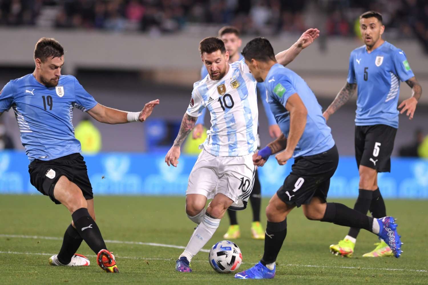 Argentina goleó a Uruguay y dio otro paso hacia el Mundial de Qatar 2022