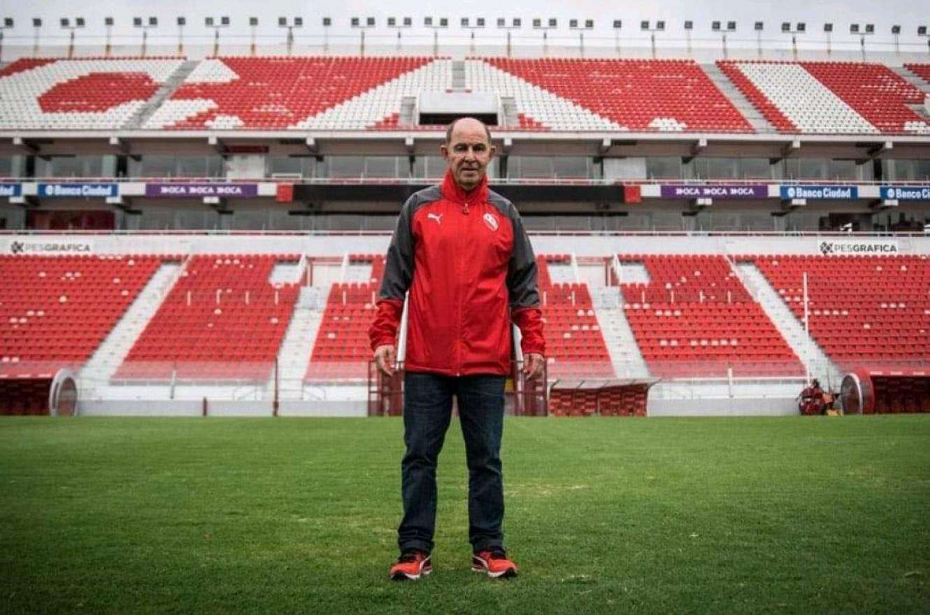 Ricardo Bochini tendrá su homenaje: el estadio “rojo” también llevará su nombre