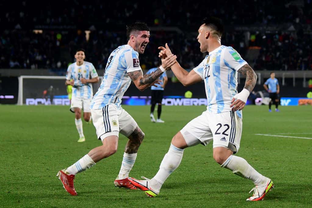 Argentina quiere dar otro paso hacia Qatar en el clásico rioplatense con Uruguay