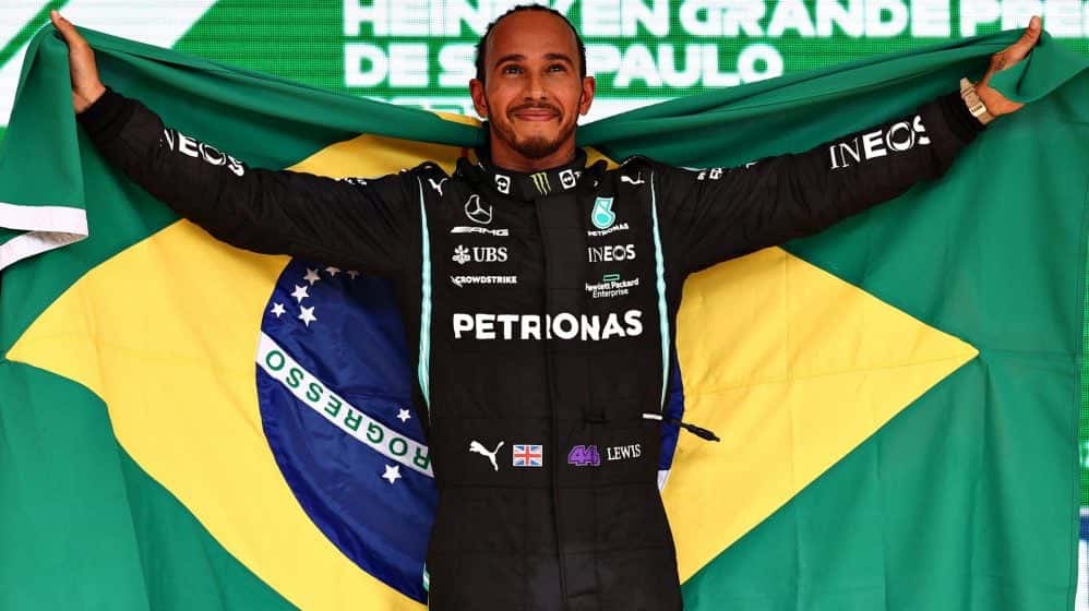 Hamilton ganó en Brasil y no se resigna a luchar por el título del Mundial de F1