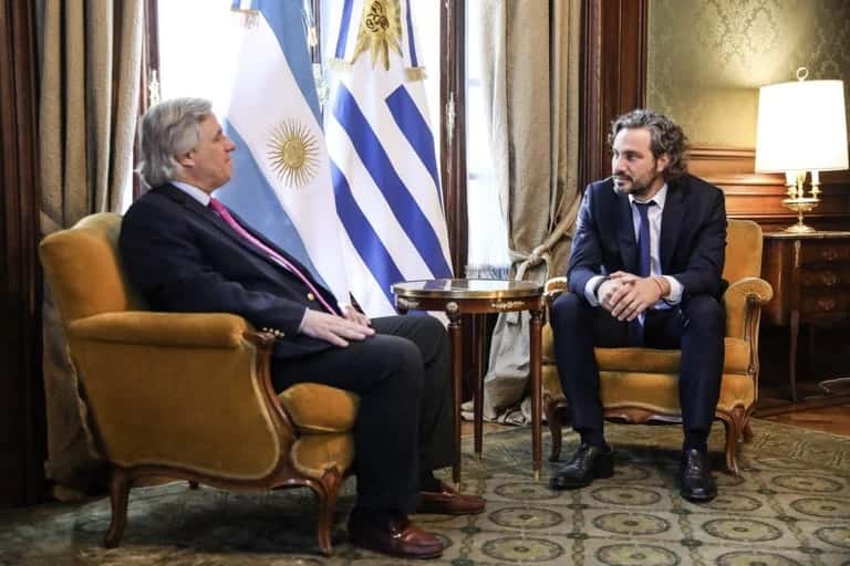 Argentina y Uruguay acordaron  abrir todos los pasos fronterizos