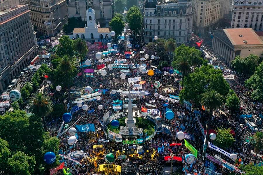 Alberto Fernández, Cristina Kirchner y Lula Da Silva  encabezaron el acto por el Día de la Democracia