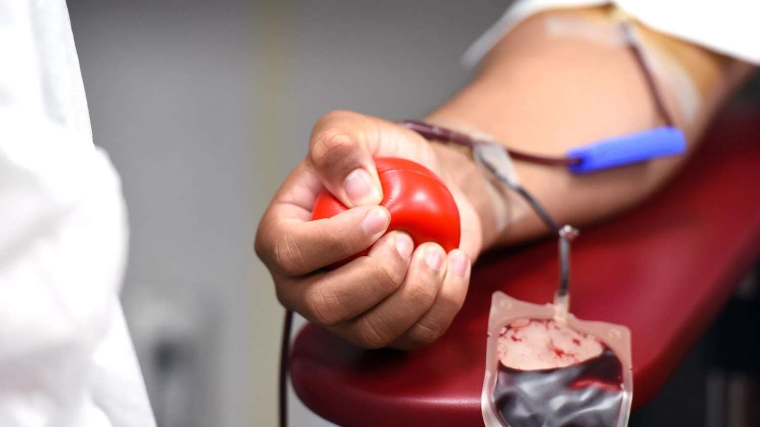 El Garrahan lanzó una campaña para recibir donaciones de sangre durante el verano