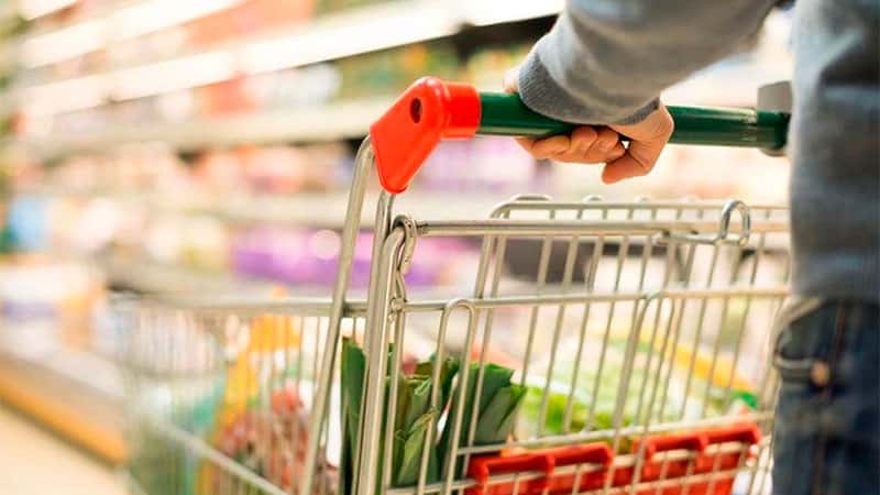 El consumo en supermercados y autoservicios  tarda en recuperarse según estudios privados