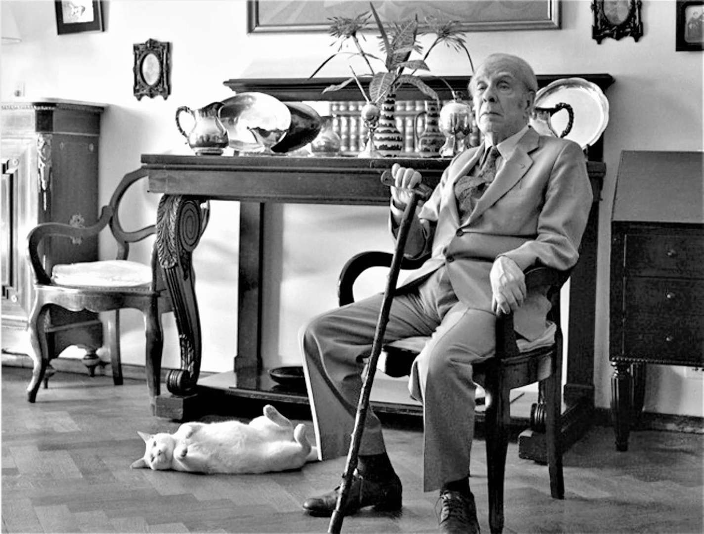 Escritos inéditos de la madre  de Borges revelan particularidades   del escritor argentino