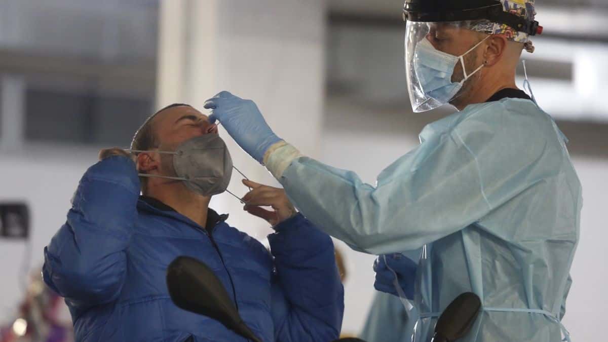 Covid: Nuevo récord de contagios: Confirmaron 50.506 casos, la mayor   cifra desde que comenzó la pandemia