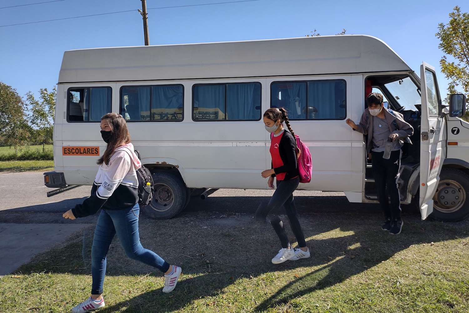 El Becario brindó el servicio de transporte  escolar rural a más de 10.000 alumnos en 2021