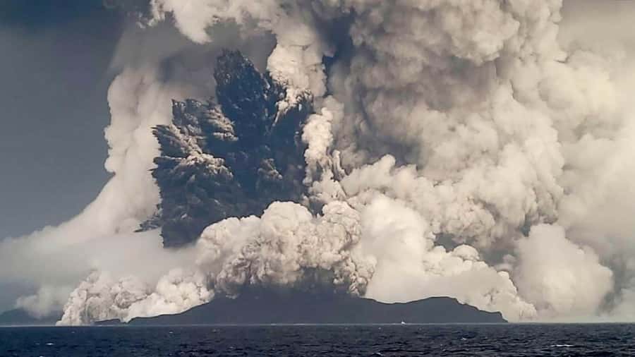 La erupción volcánica en Tonga fue "500 veces más poderosa que Hiroshima"