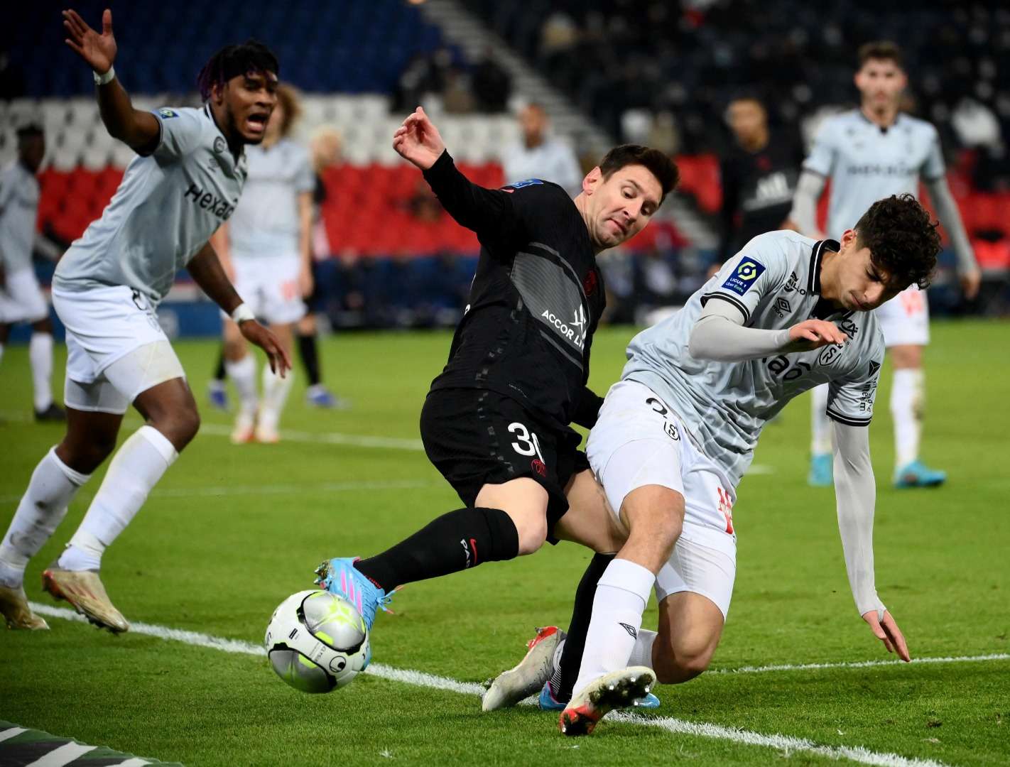 Messi disputó sus primeros minutos del año en la goleada del París Saint Germain