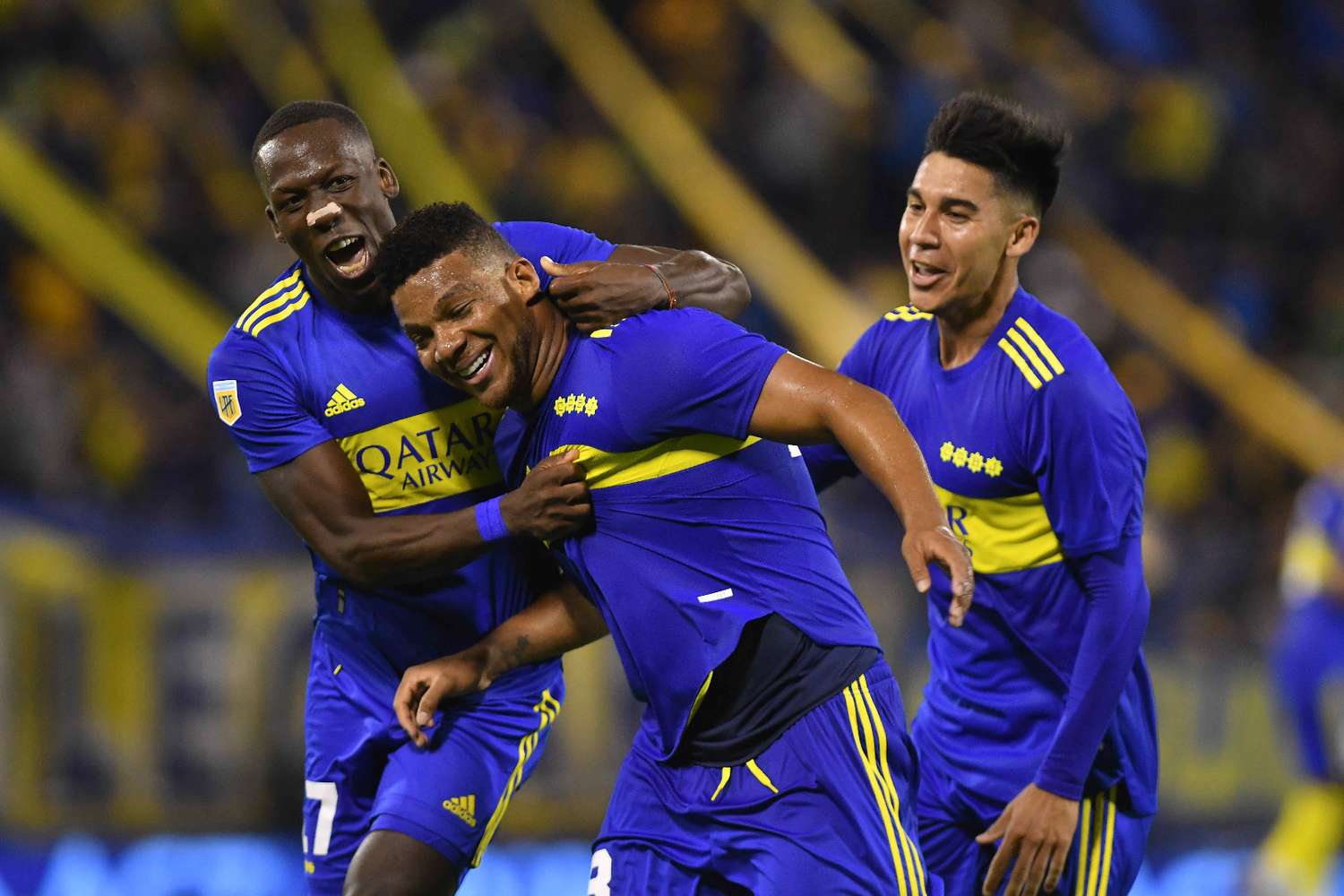 Boca Juniors le ganó 2-1 a Rosario Central en cancha de Vélez