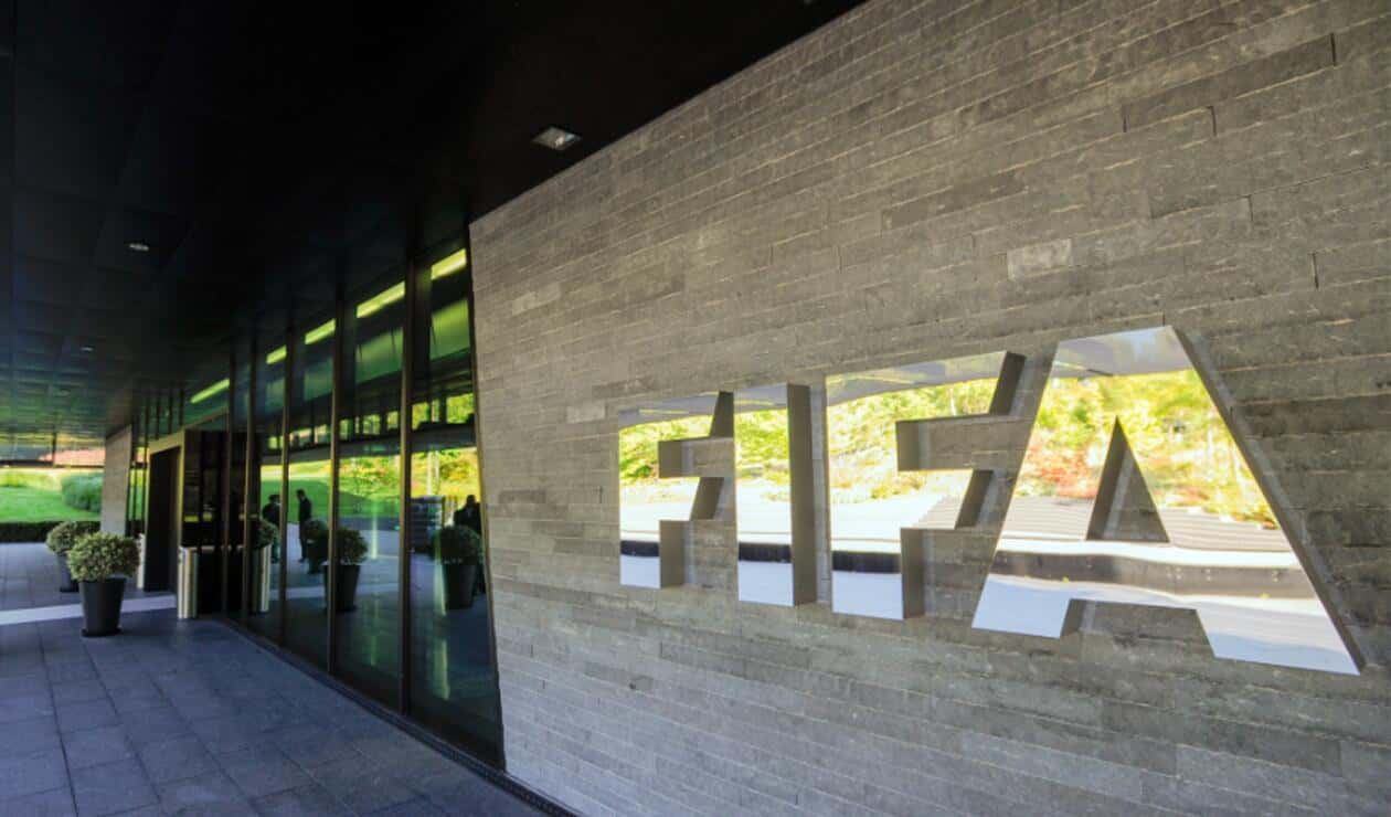 La FIFA dispuso normas transitorias por la situación  excepcional del conflicto bélico de Ucrania