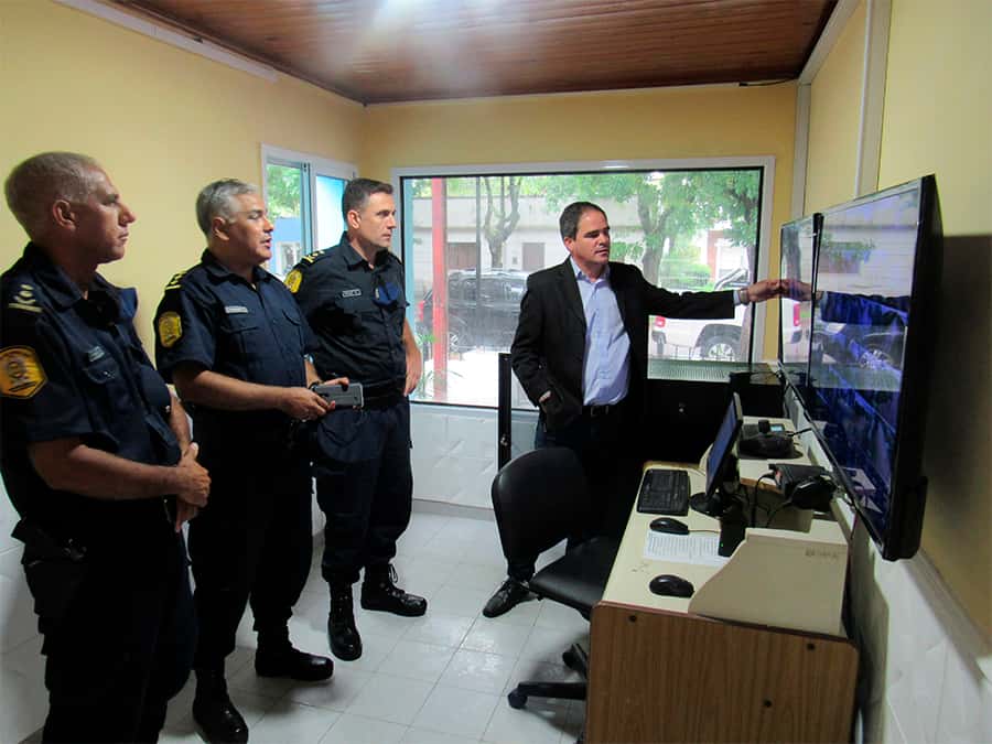 Hassell  recibió  a la cúpula  de la Policía  Departamental