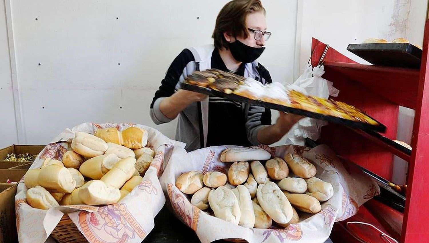 Analizan medidas para contener la suba de la harina que afecta  la producción de panaderos