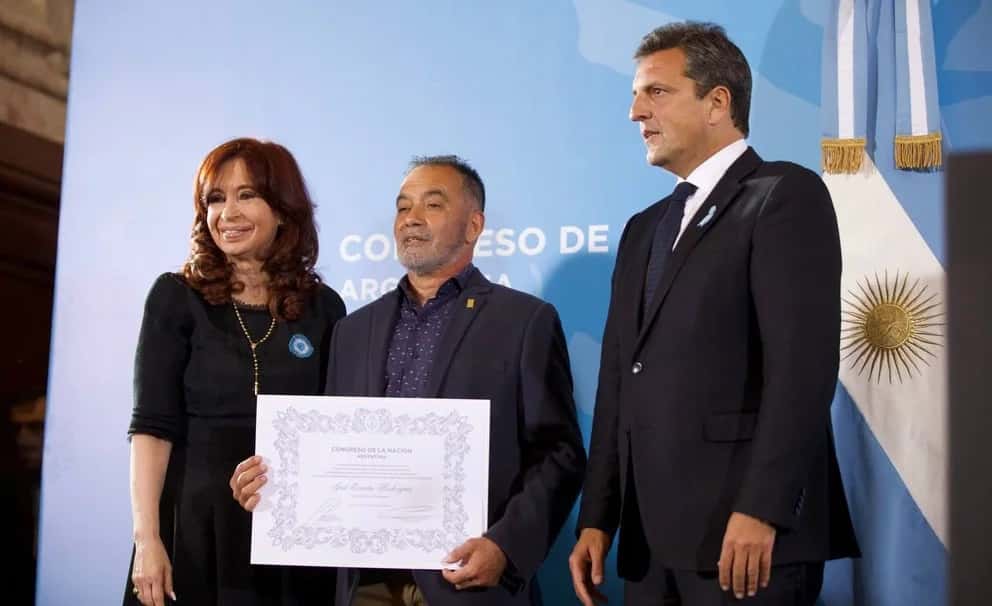 Cristina Kirchner encabezó el acto por Malvinas y habló del sugestivo regalo que le hizo al Presidente