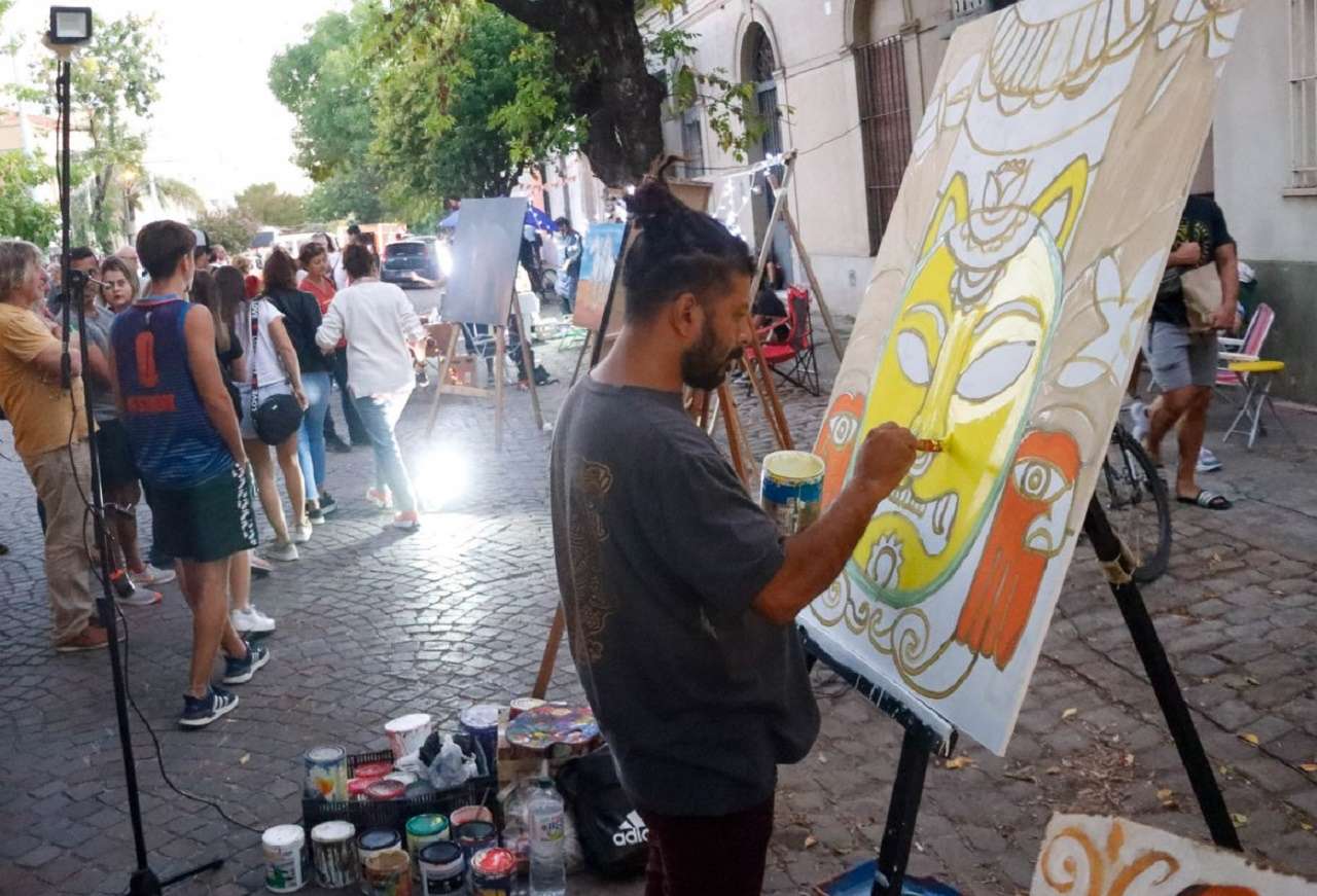 La calle Alem se llena de arte