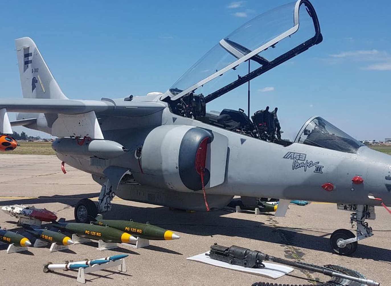 La Fábrica Argentina de Aviones entregó un nuevo Pampa III a la Fuerza Aérea