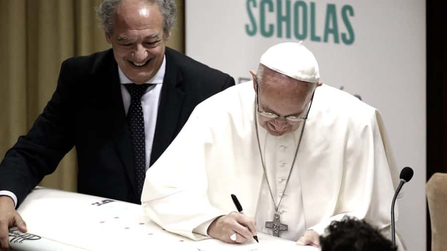 Francisco designó a dos argentinos como consultores en Educación del Vaticano