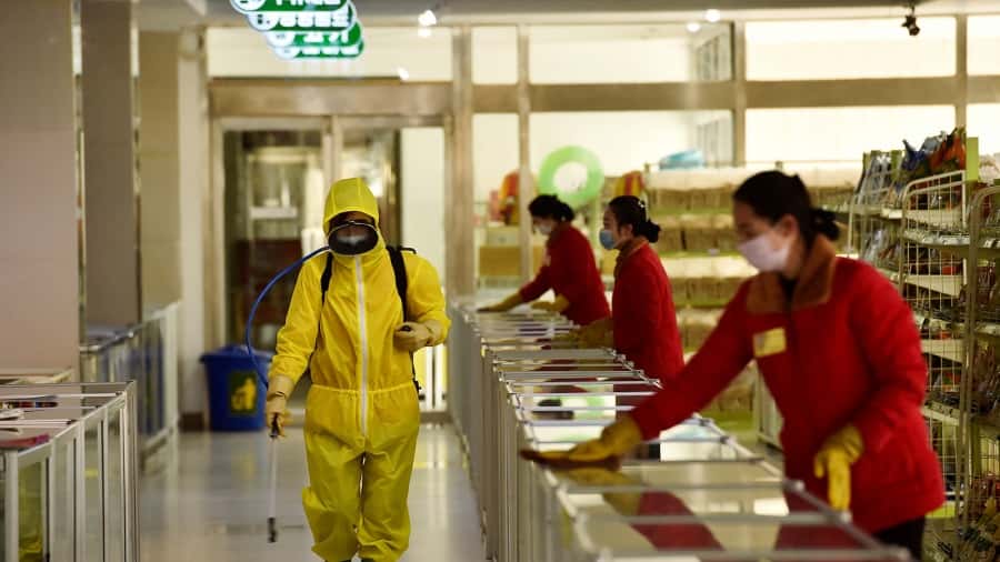 Corea del Sur ofrece vacunas a Corea del Norte, en alerta máxima por coronavirus