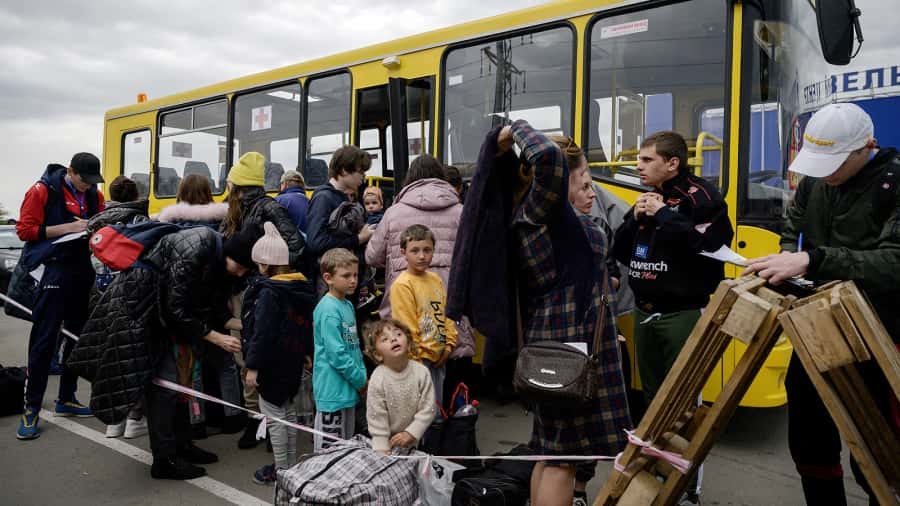 La protección europea a los refugiados ucranianos no silencia la alarma por casos de trata